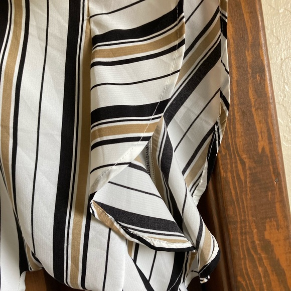 W5 women’s bell sleeve top - Picture 5 of 5